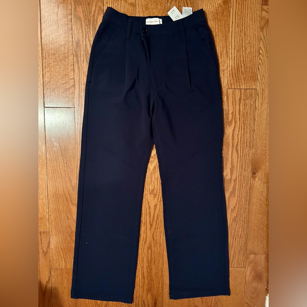 Navy Abercrombie trousers - NWT!